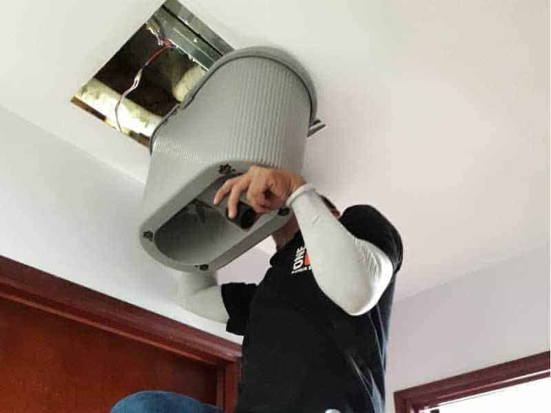 Vệ Sinh Máy Lạnh Quận 3 TPHCM Giá Tốt [2026]