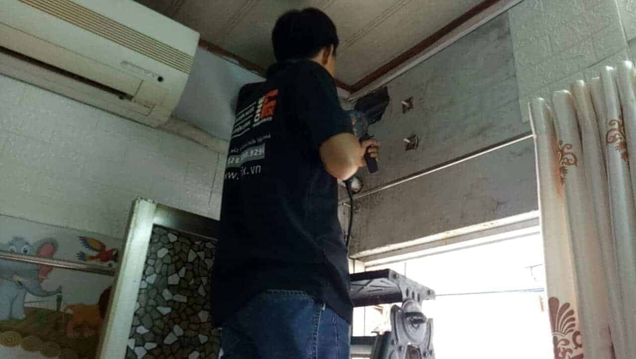 Lắp đặt quạt thông gió đúng cách giúp tăng hiệu quả làm mát cho phòng máy lạnh tại TPHCM.