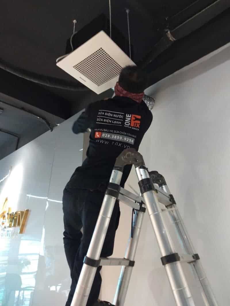 Vệ Sinh Máy Lạnh Bình Chánh TPHCM Giá Tốt [2026]