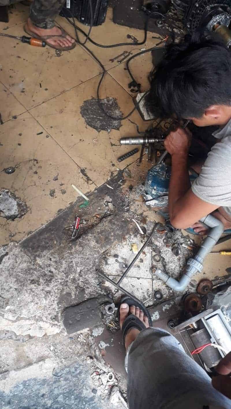 Anh Quỳnh Quốc, thợ sửa máy bơm nước tại Quận 9 với 8 năm kinh nghiệm, sẵn sàng hỗ trợ 24/7.