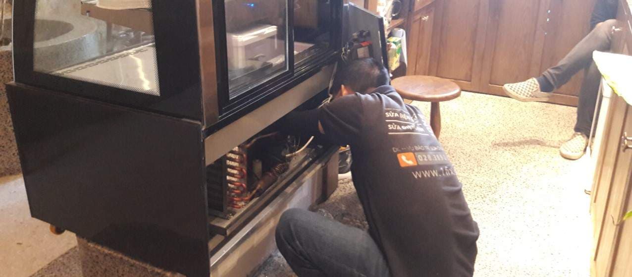 Dịch vụ sửa chữa tủ mát công nghiệp chuyên nghiệp của 1Fix tại TPHCM.