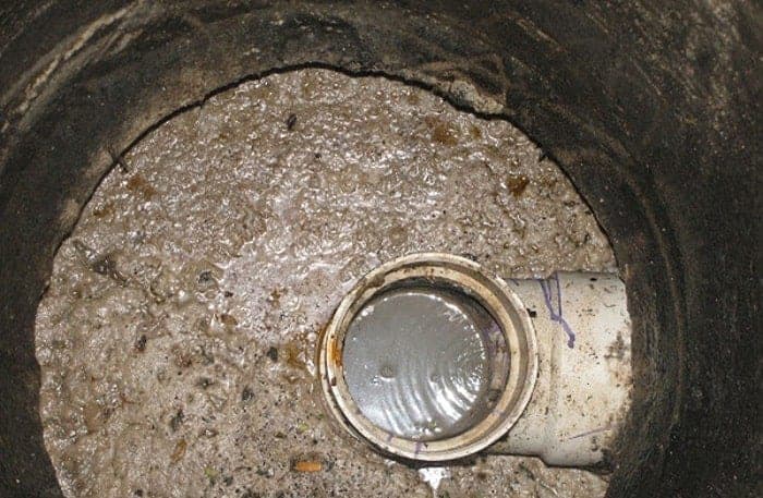 Dầu mỡ và rác thải là nguyên nhân chính gây tắc nghẽn đường ống cống nhà bếp