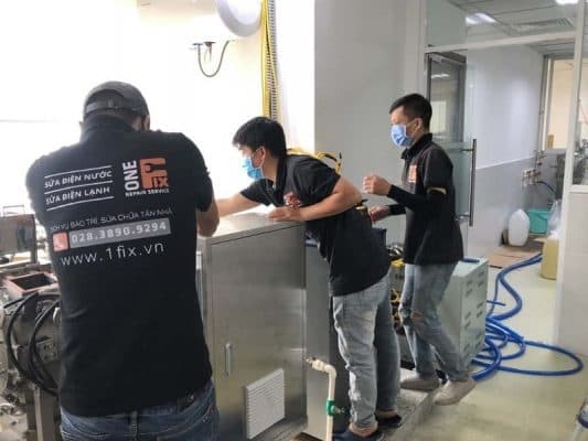 Tủ Lạnh Chảy Nước: Nguyên Nhân & Cách Sửa Nhanh Tại TPHCM