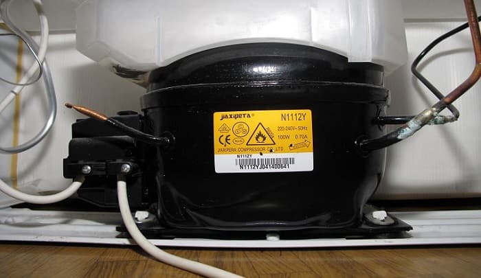 Sửa Tủ Lạnh Bị Xì Ga Bao Nhiêu Tiền? Bảng Giá [2026]