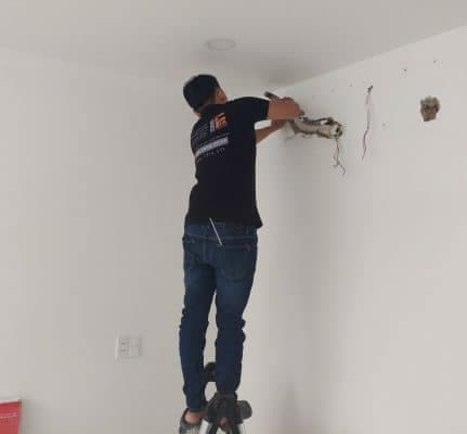 Cách Đi Ống Đồng Máy Lạnh Âm Tường Chuẩn [2026]