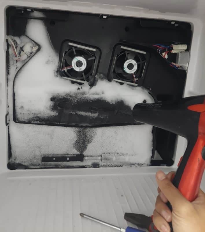 Bơm Nước Tủ Lạnh Hitachi: Lỗi & Cách Sửa Nhanh