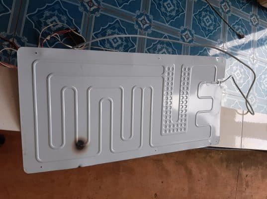 Dàn lạnh tủ mát bị cháy là một trong những nguyên nhân nghiêm trọng khiến tủ không hoạt động