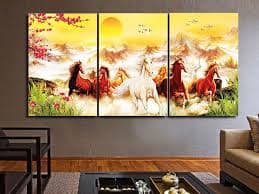 Thợ 1Fix thực hiện khoan tường treo tranh cho khách hàng tại TPHCM.