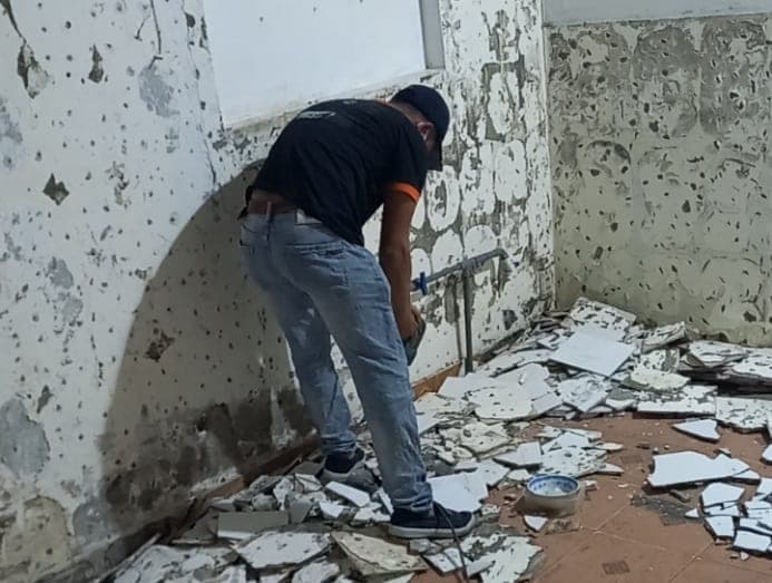 Xây hộp kỹ thuật âm tường đòi hỏi tay nghề cao và sự chính xác.