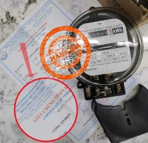 Hình ảnh một công tơ điện giả, kém chất lượng dễ nhận biết