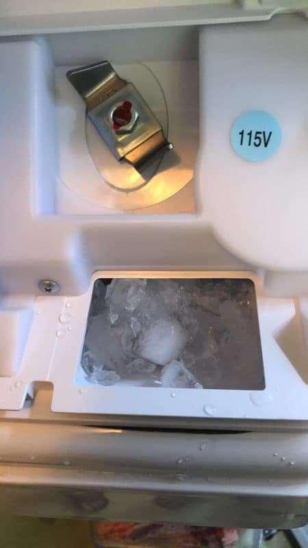 Bộ phận lấy nước và đá ngoài của tủ lạnh Samsung RS27T5200SR