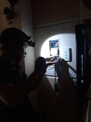 Nguy cơ rò rỉ điện từ máy nước nóng không được nối đất đúng cách.