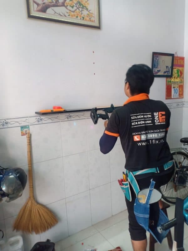 Kiểm tra hệ thống điện của bình nóng lạnh là bước quan trọng để đảm bảo an toàn tuyệt đối.