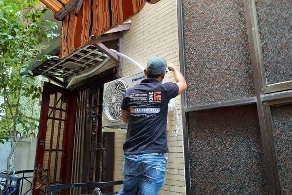 Cải tạo mặt tiền nhà cấp 4 mái tôn giúp thay đổi diện mạo hoàn toàn.