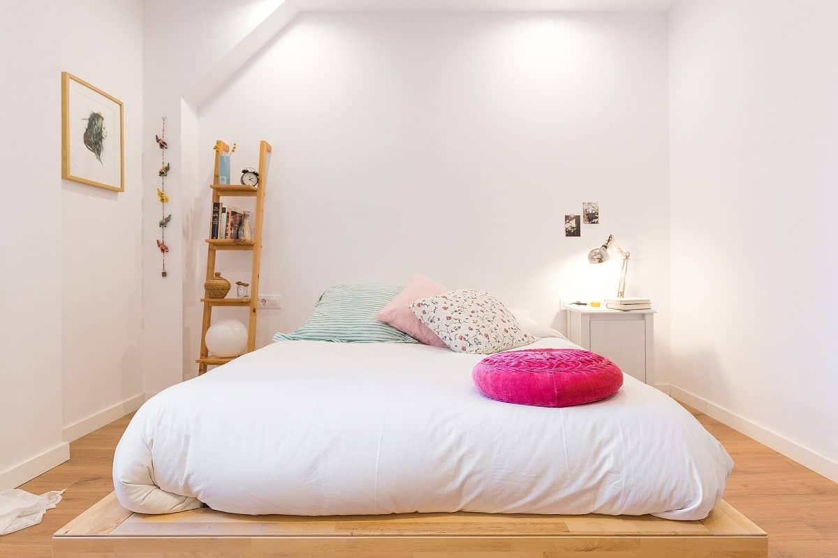 Decor phòng ngủ nhỏ không giường đẹp, đơn giản TPHCM