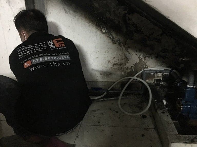 Máy hàn nhiệt ống HDPE dạng cơ với bộ khung và kẹp ống chuyên dụng.