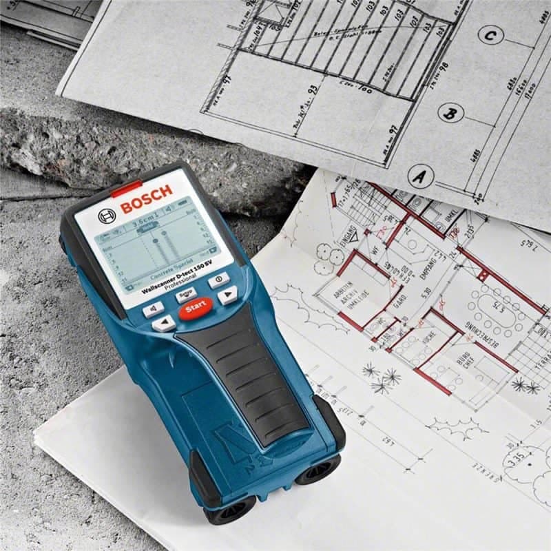 Thợ 1Fix sử dụng máy dò nước âm tường chuyên dụng để xác định chính xác vị trí rò rỉ tại TPHCM.