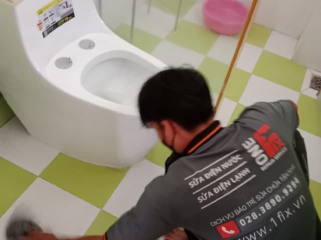 Thay Bồn Cầu Xổm Thành Bồn Cầu Bệt TPHCM [2026]