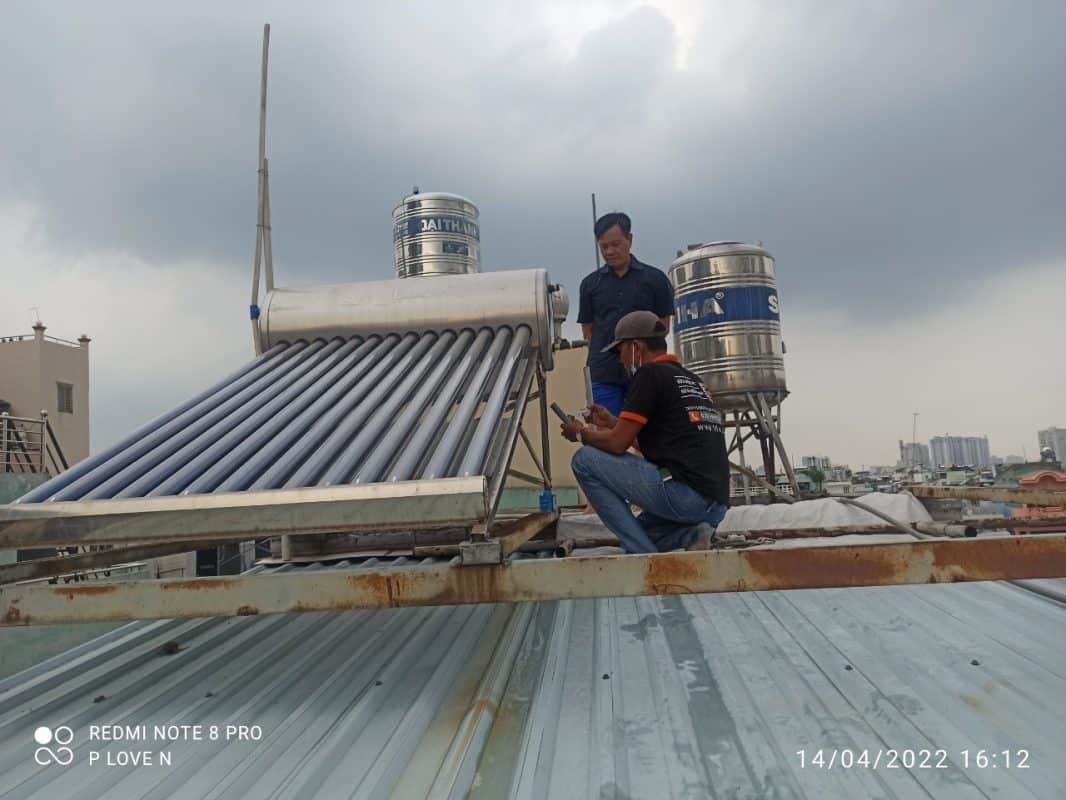 Một hệ thống máy bơm tăng áp được lắp đặt hoàn chỉnh để giải quyết vấn đề nước yếu.