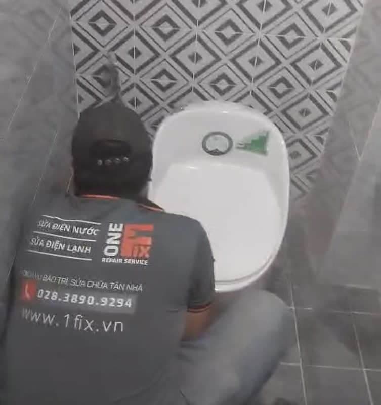 Cách lắp bệt liền khối đơn giản tại nhà TPHCM