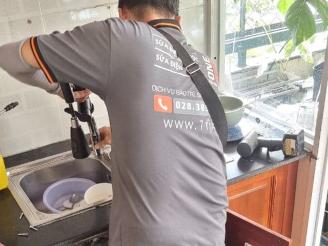 Cách Thay Ruột Vòi Nước Rửa Chén TPHCM [2026]