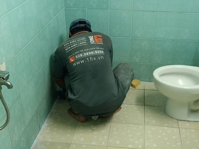 Lắp đặt quả cầu thông gió là giải pháp hiệu quả để đảm bảo nhà vệ sinh luôn thông thoáng, khử mùi triệt để.