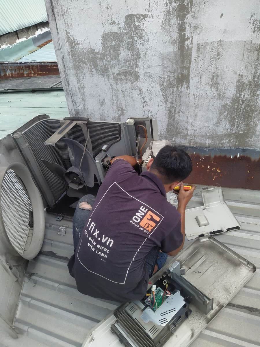 Việc cân cáp đòi hỏi sự tỉ mỉ và dụng cụ chuyên dụng để đảm bảo hệ thống lạnh hoạt động ổn định và bền bỉ.