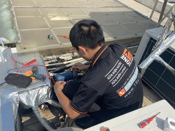 Sửa Máy Bơm Tăng Áp Điện Tử Tại Nhà Uy Tín