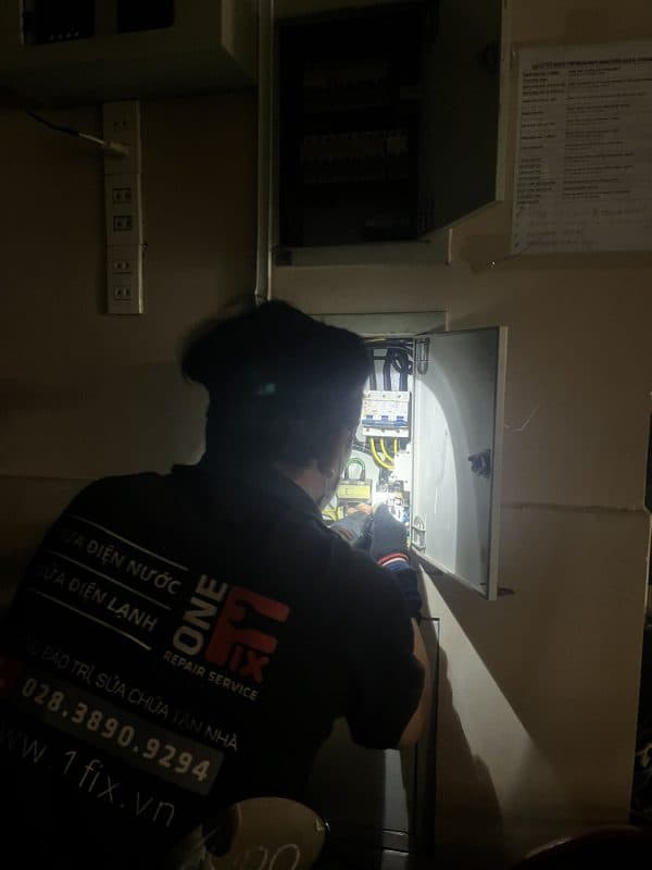 Điện Yếu Có Ảnh Hưởng Đến Tủ Lạnh Không? Cách Khắc Phục