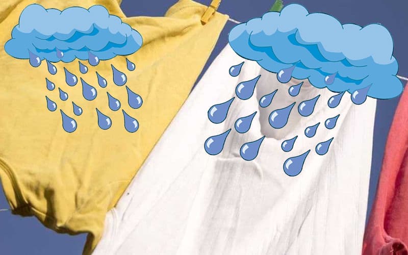 Quần áo có mùi hôi ẩm mốc là nỗi ám ảnh của nhiều gia đình tại TPHCM vào mùa mưa.