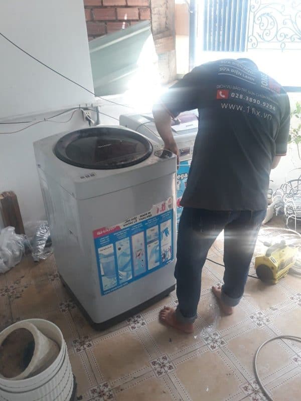 Cách Bám Xả Nước Trong Máy Giặt & Vệ Sinh Tại Nhà