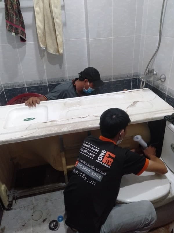 Kết nối bộ xả đúng kỹ thuật giúp ngăn ngừa tình trạng tắc nghẽn và rò rỉ nước.