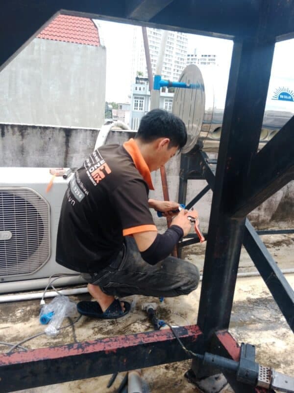 Mái che cho cục nóng điều hòa: Nên hay không?