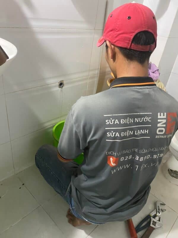 Cách Lắp Đặt Bồn Cầu Không Két Nước Tại Nhà