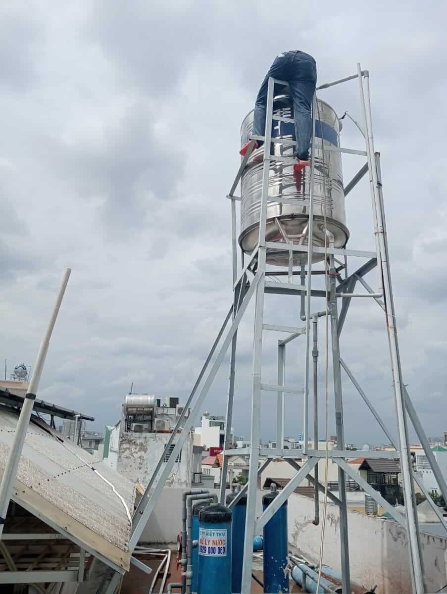 Nâng cao bồn nước là giải pháp tăng áp tự nhiên, tiết kiệm chi phí cho nhà có kết cấu phù hợp