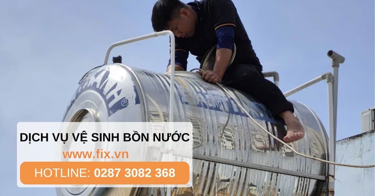 Bên trong bồn chứa nước 1000 lít đã được xả cạn và sẵn sàng để vệ sinh