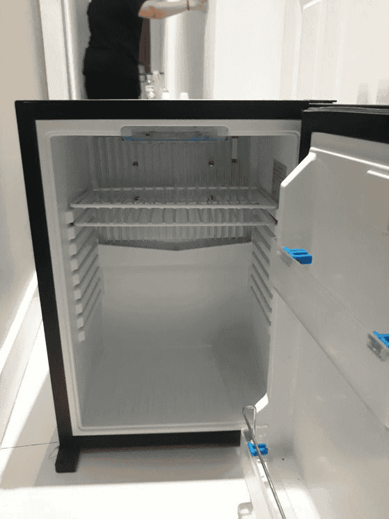 Cách Thay Bóng Đèn Tủ Lạnh Aqua [2026]