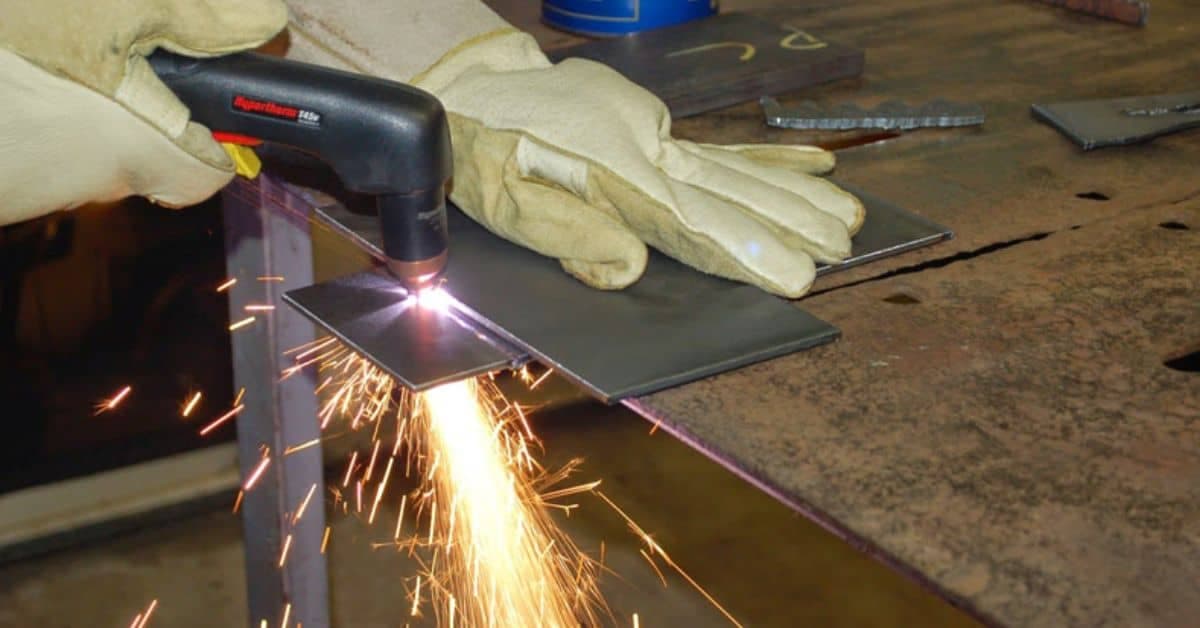 Thợ cơ khí 1Fix sẵn sàng đến tận nhà khảo sát và hàn sắt tại TPHCM.