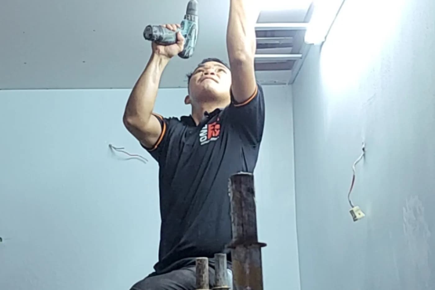 Thợ 1Fix khoan lắp kết cấu gác xép, cải tạo không gian tại nhà TPHCM