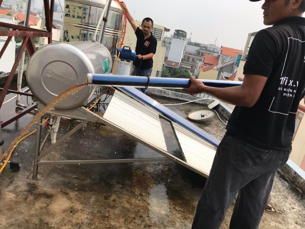 Dịch Vụ Sửa Máy Nước Nóng Năng Lượng Mặt Trời Tân Phú
