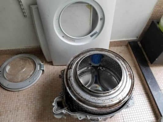 Vệ sinh chuyên sâu cho máy giặt cửa trước Electrolux 7kg tại Quận 7.