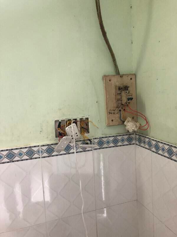 Luôn ngắt CB (aptomat) tổng trước khi kiểm tra bất kỳ sự cố điện nào để đảm bảo an toàn