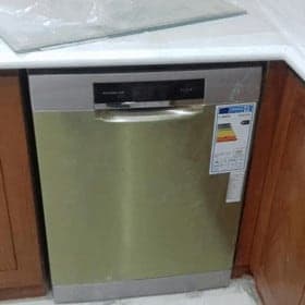 Kỹ thuật viên 1Fix hoàn tất các bước lắp đặt máy rửa chén Bosch tại nhà