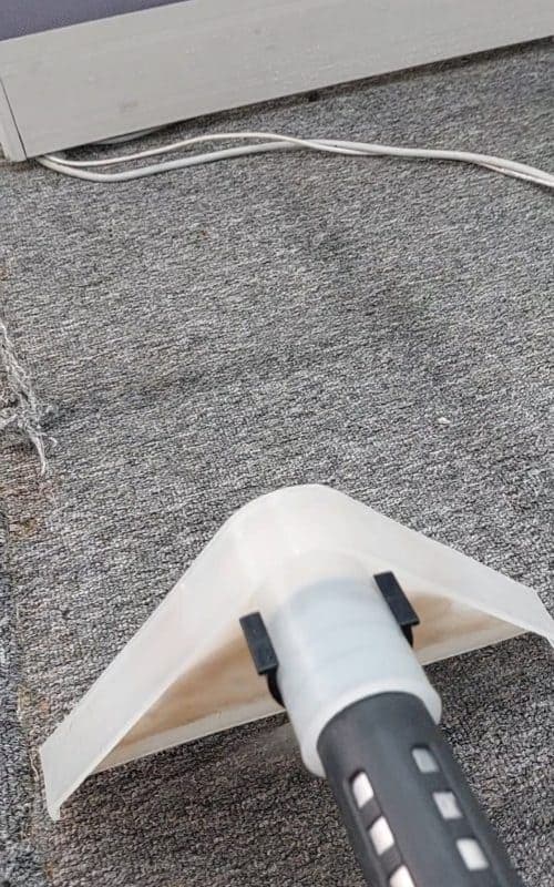 Quá trình làm sạch sâu các vết bẩn trên thảm văn phòng