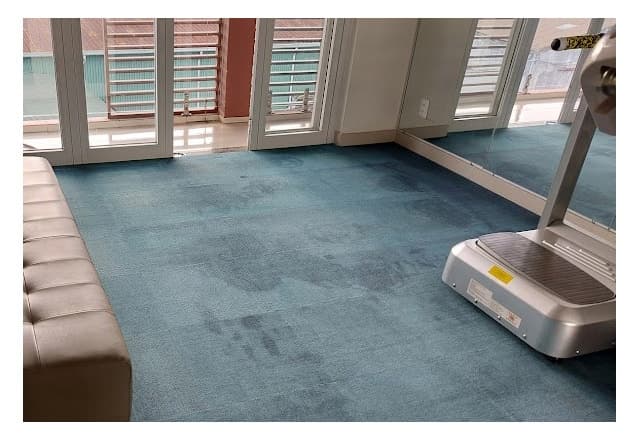 Một không gian văn phòng chuyên nghiệp tại Quận 5 luôn cần thảm sạch sẽ để tạo ấn tượng tốt.