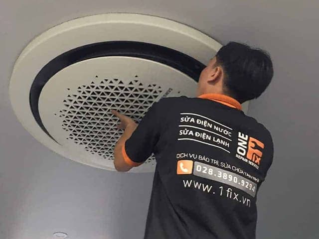 Tập thói quen rút phích cắm các thiết bị điện không sử dụng để loại bỏ "điện năng ma".