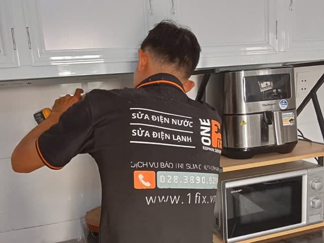 Chuẩn bị đầy đủ dụng cụ và vật tư là bước đầu tiên để thi công an toàn