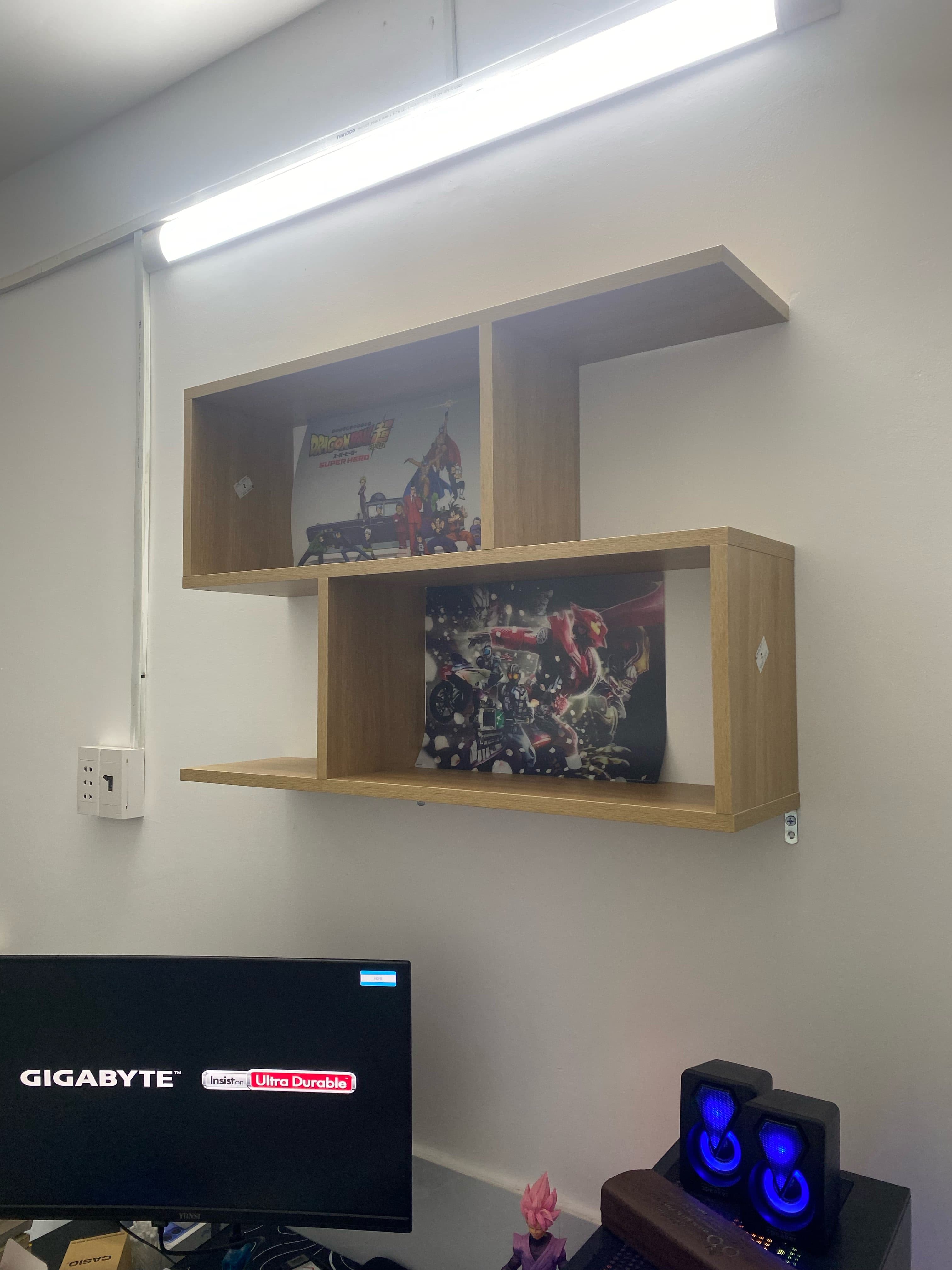 Khoan tường gắn kệ