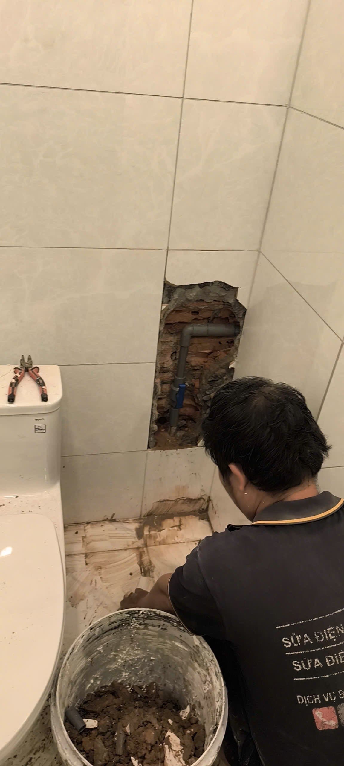 Sau khi hoàn thành sửa: kiểm tra và thay khóa nước trong tường tại Tân Phú — thợ Bùi Văn An