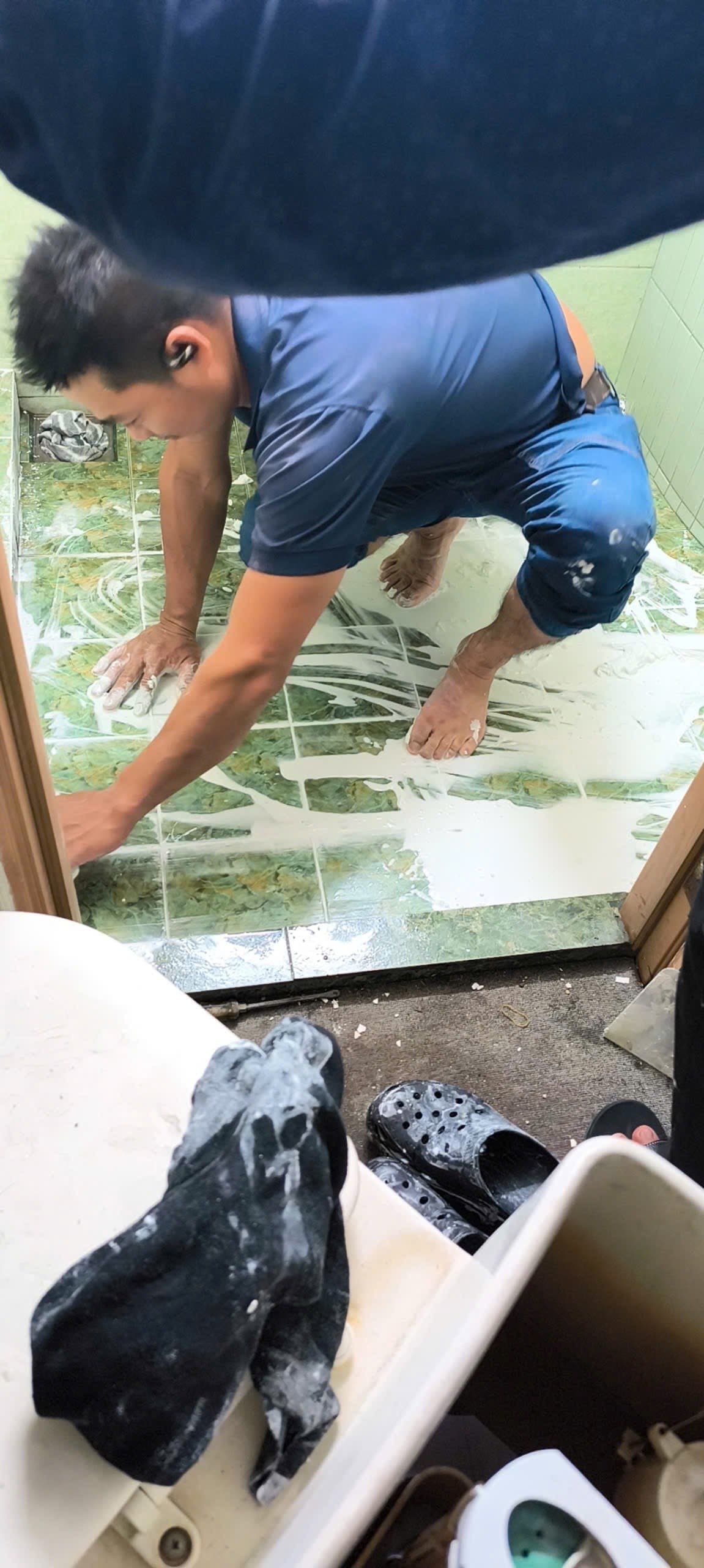 thấm nước từ ống âm